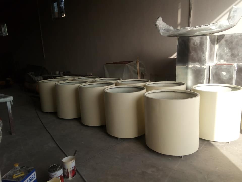 Modern Peyzajın Mimarı: Fiberglas Saksı Üretimi ve Avantajları Hey Fiber Glass